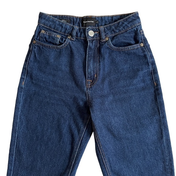 FRANK And Oak Stevie Tapered High Waisted Mom Jeans - Picture 4 of 16